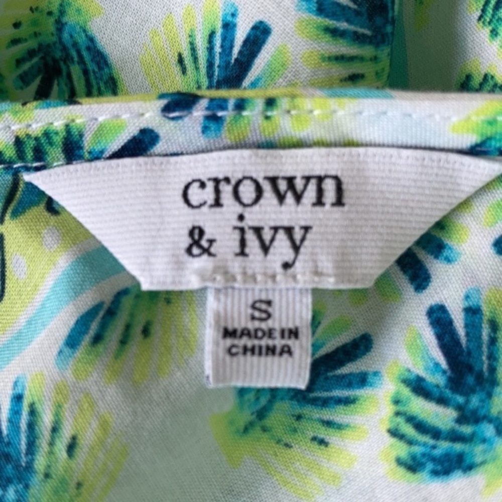 Crown & Ivy Blouse - Picture 2 of 6